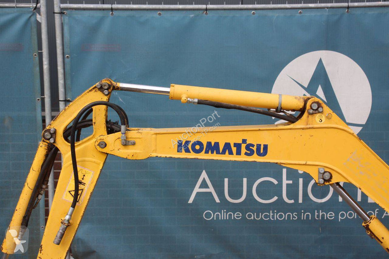 Екскаватор Komatsu PC16R-3HS
