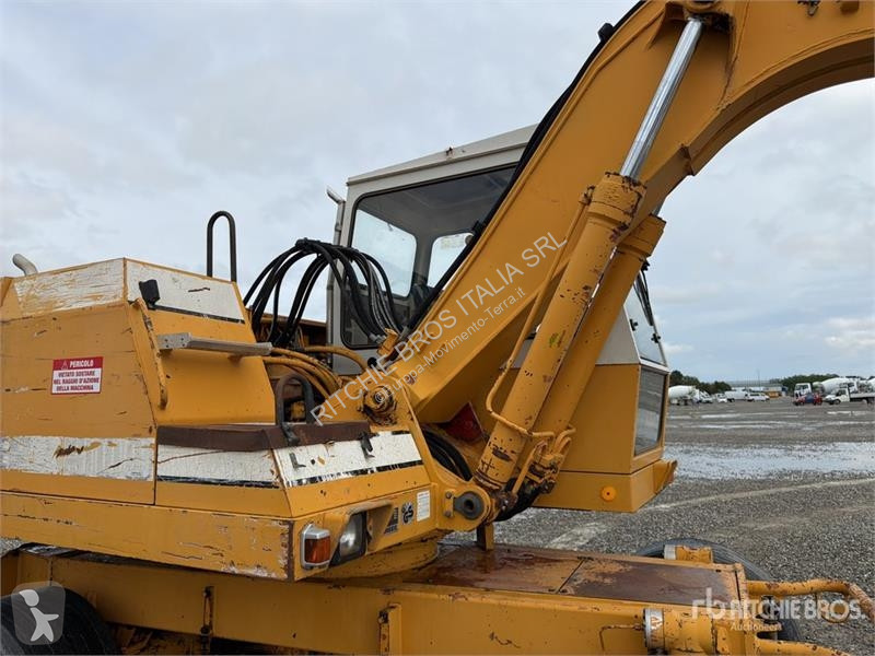 Екскаватор Liebherr