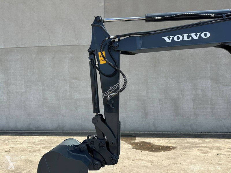 Екскаватор Volvo D