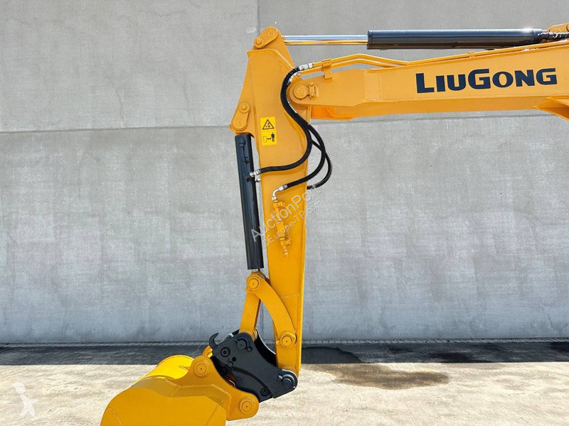 Escavadora LiuGong CLG906E