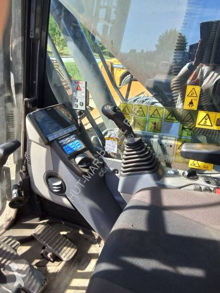 Escavadora Komatsu PC210LC-11E0