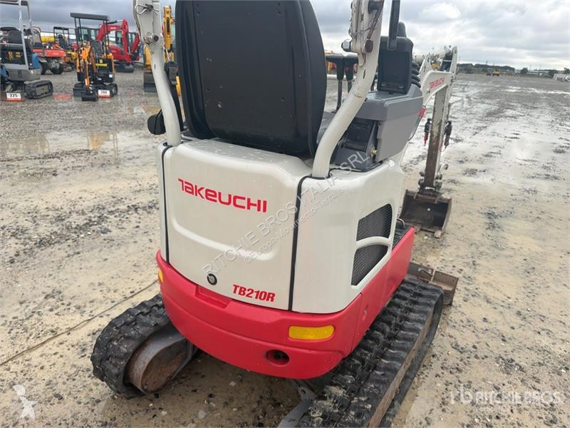 Экскаватор Takeuchi TB210R Mini Excavator