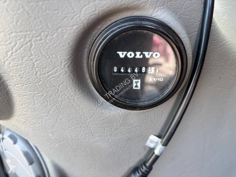 Экскаватор Volvo E