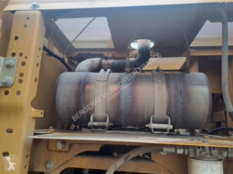 Escavadora Caterpillar