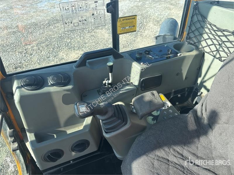 Escavadora Yanmar ViO33UCR Mini Excavator