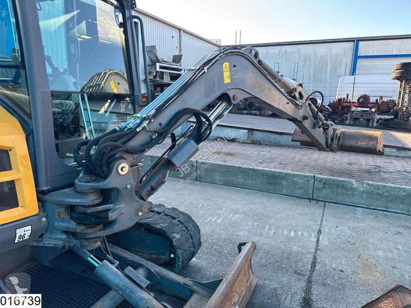 جرافة Volvo ECR 50d 5010 kg, 31.2 kW, 2019