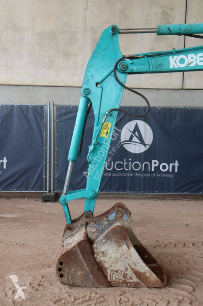 جرافة Kobelco 8