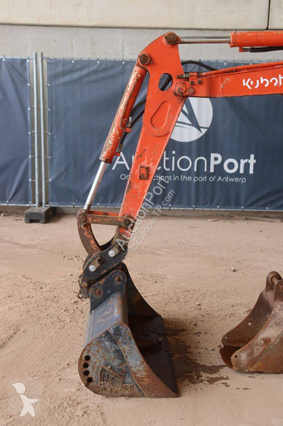 جرافة Kubota -3EU