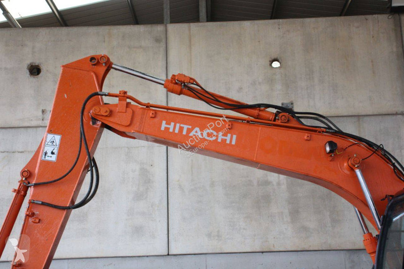 جرافة Hitachi 5B