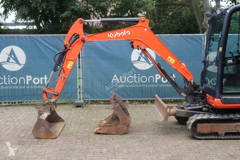 Excavadora Kubota KX030-4
