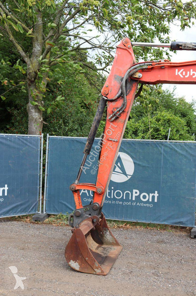 Excavadora Kubota KX080-4