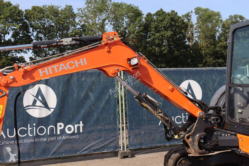 جرافة Hitachi ZX48U-5A CLR