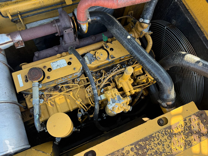 جرافة Caterpillar Excavator - 23.9T - Hammer...