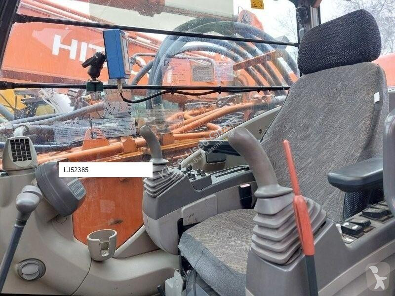 جرافة Hitachi LCD-3