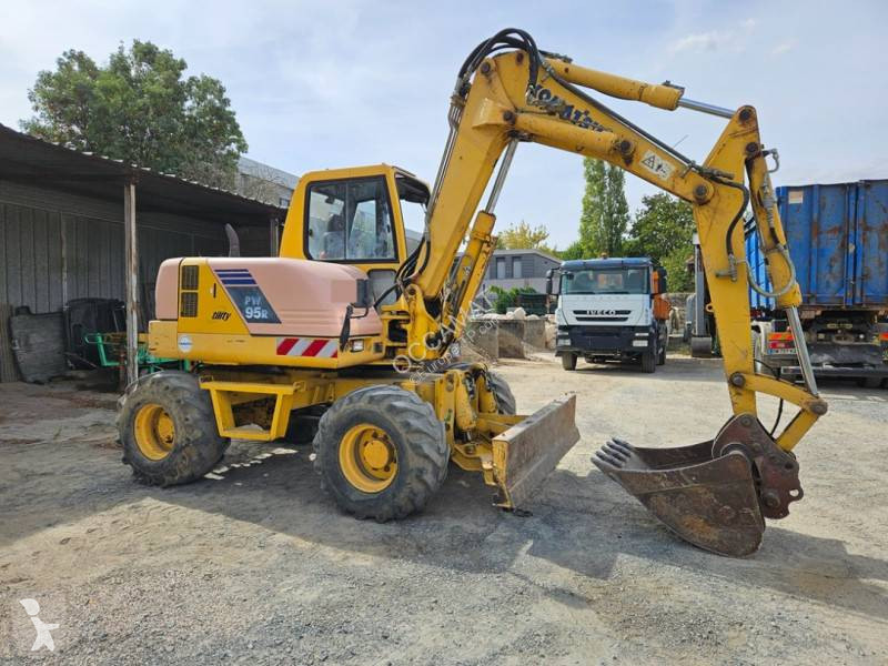 جرافة Komatsu PW 95 R