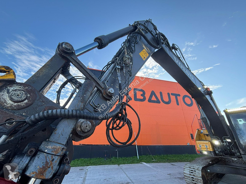 جرافة Volvo EC 220 EL TILTROTATOR / CENTRAL...