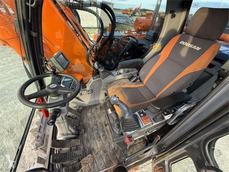 جرافة Doosan