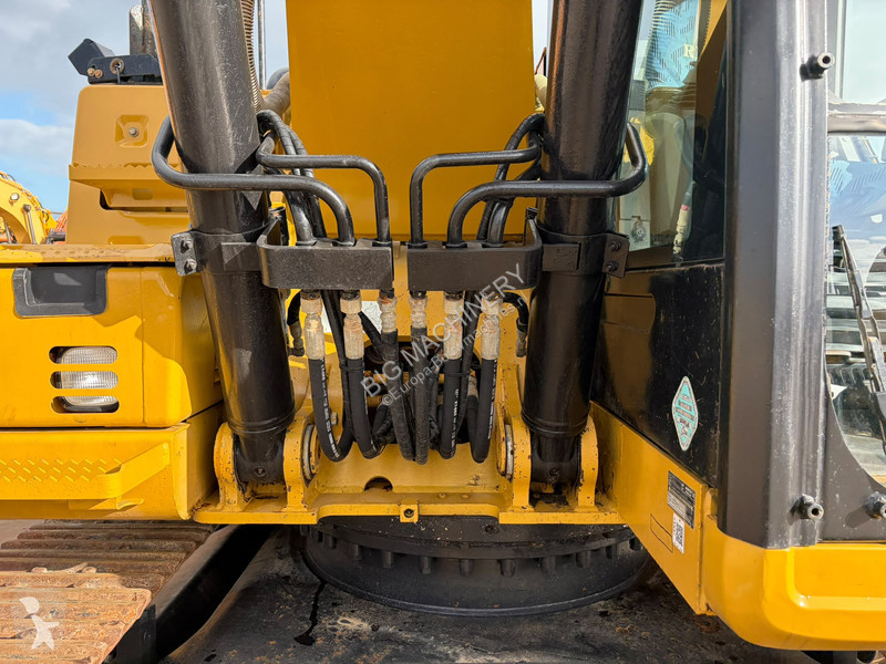 جرافة Caterpillar N