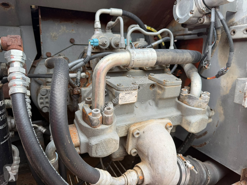 جرافة Hitachi ZX210 LC1