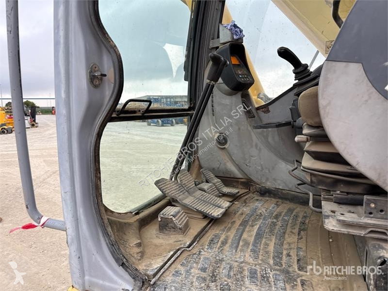 Skovel New Holland Kobelco E215B Tracked Excavator