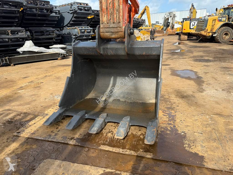 جرافة Hitachi LC5B