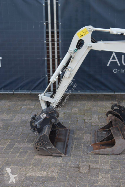 Skovel Takeuchi TB210R