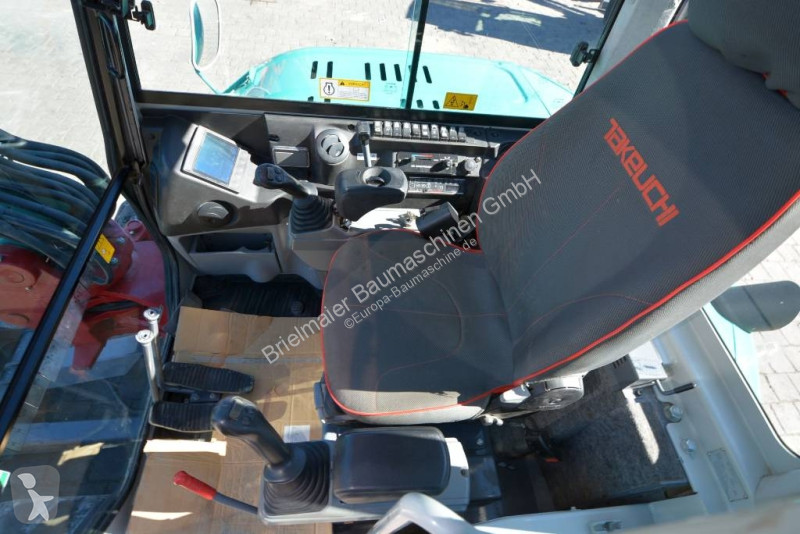 Escavadora Takeuchi