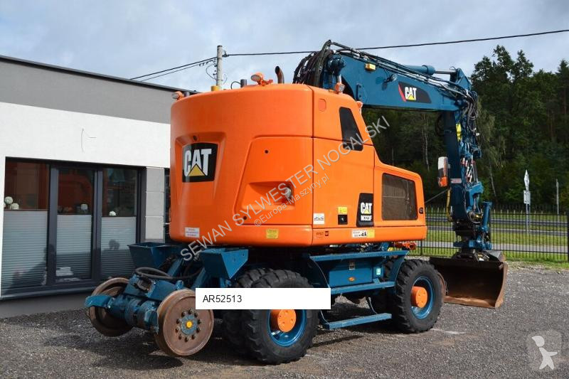 Excavadora Caterpillar M