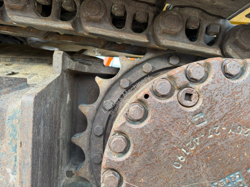 Escavadora Komatsu PC210 LC11