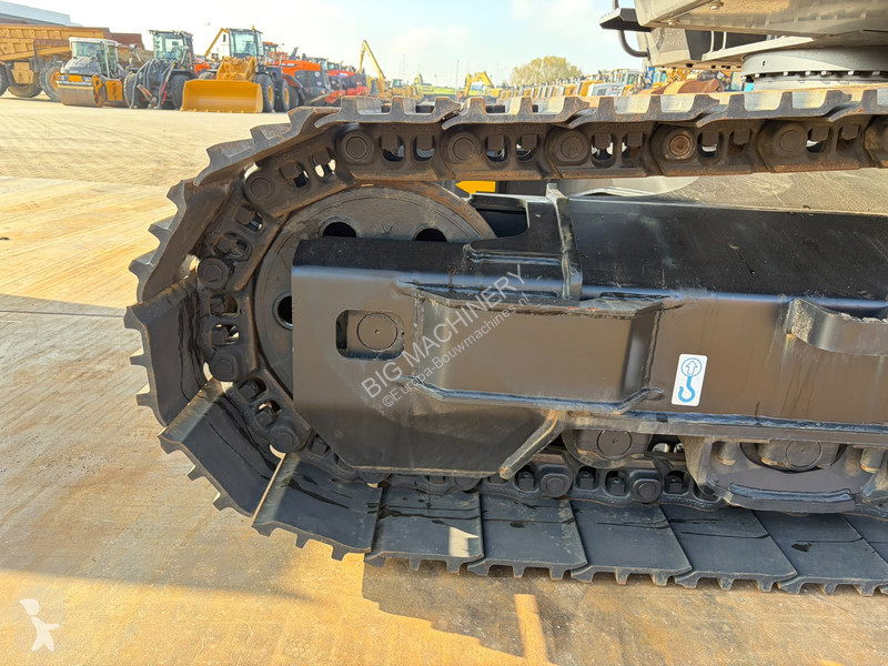 Escavadora Hitachi ZX220LC-5G