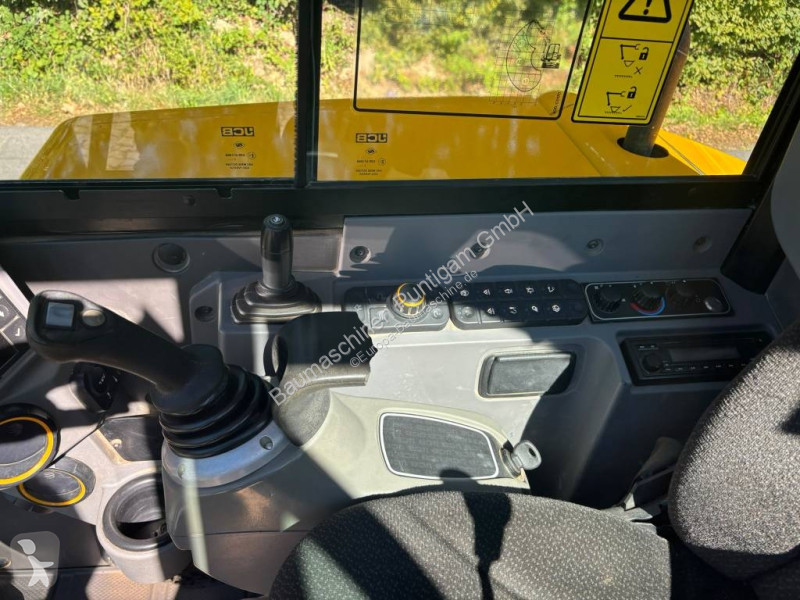 Pelle JCB R1