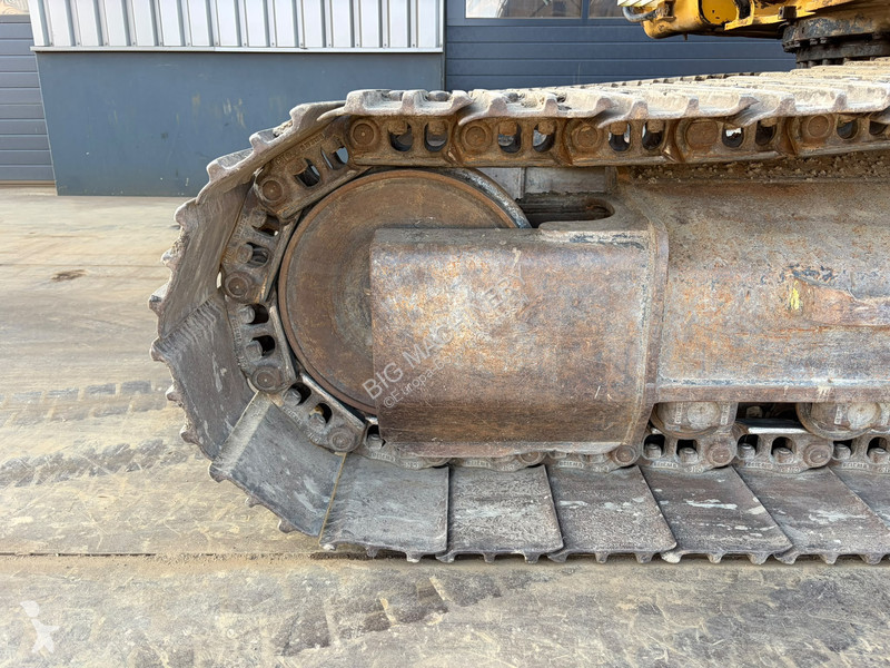 Багер Caterpillar 320FL
