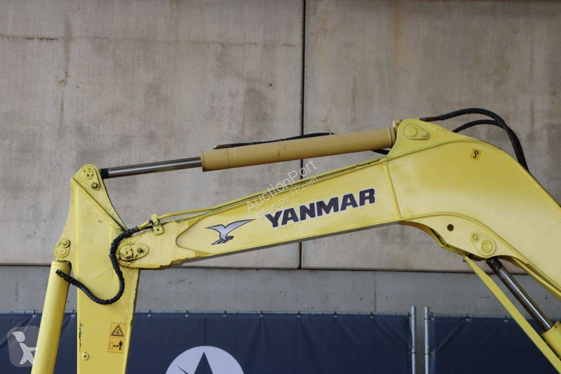 Pelle Yanmar B