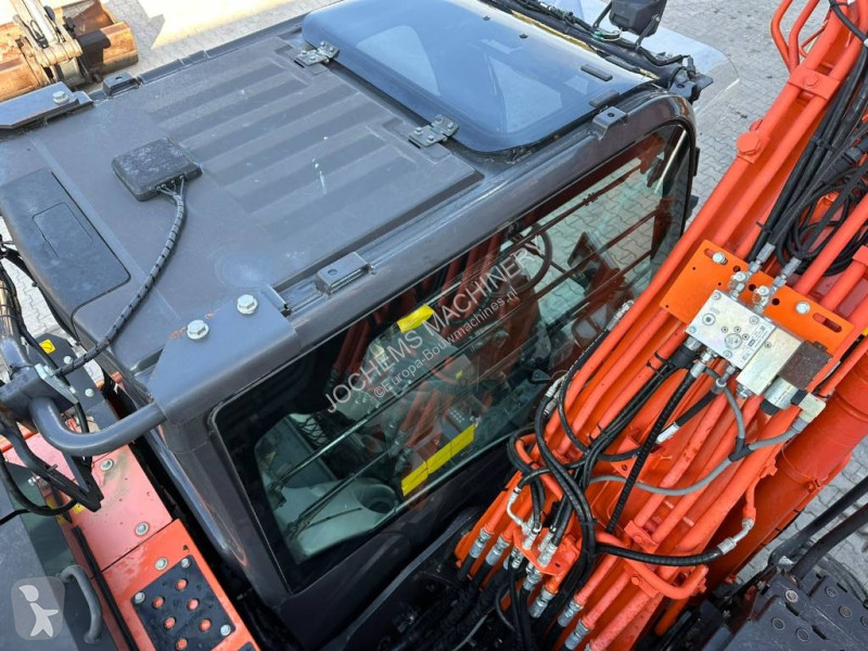 Pelle Hitachi 6
