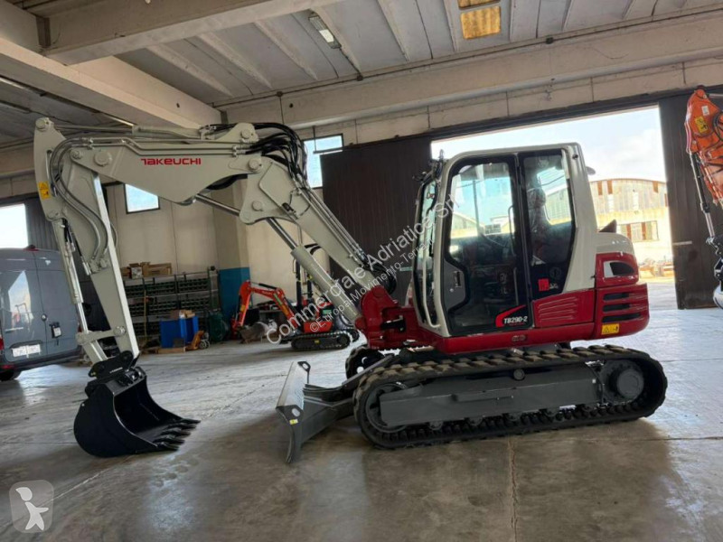 Pelle Takeuchi tB290-R