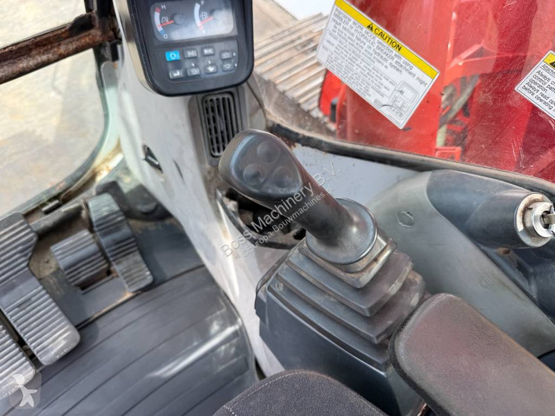 Pelle New Holland Kobelco E235B SR2 - 360°...