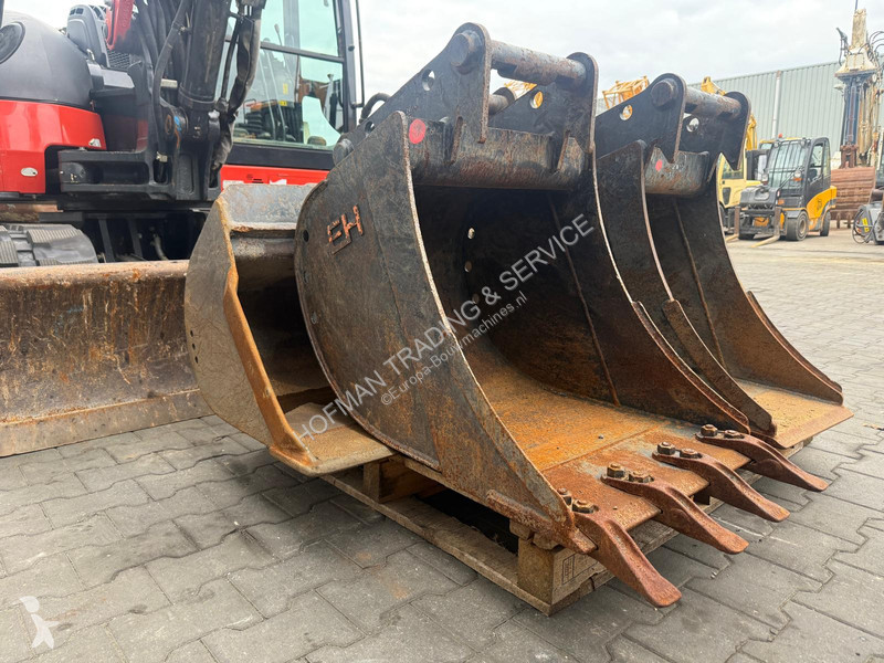 جرافة Kubota KX085-5