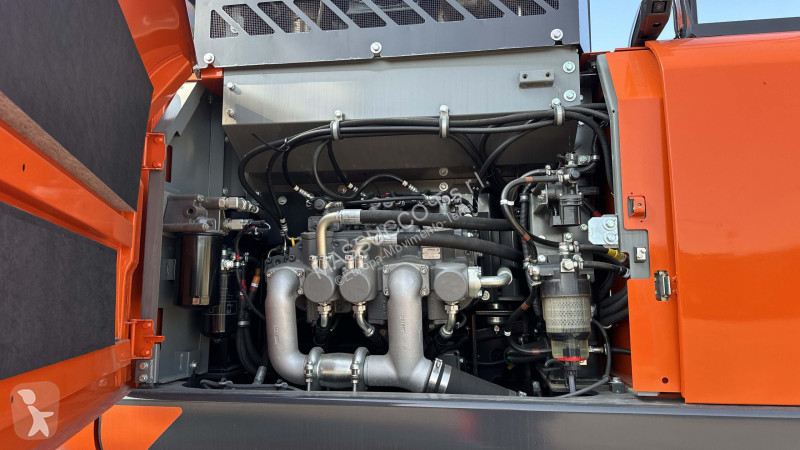 Pelle Hitachi 7