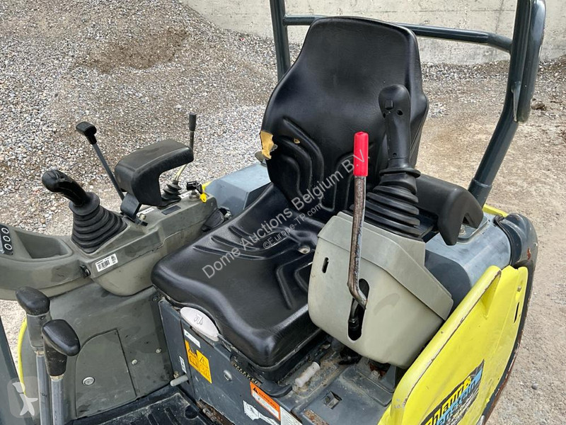 Pelle Takeuchi TB216