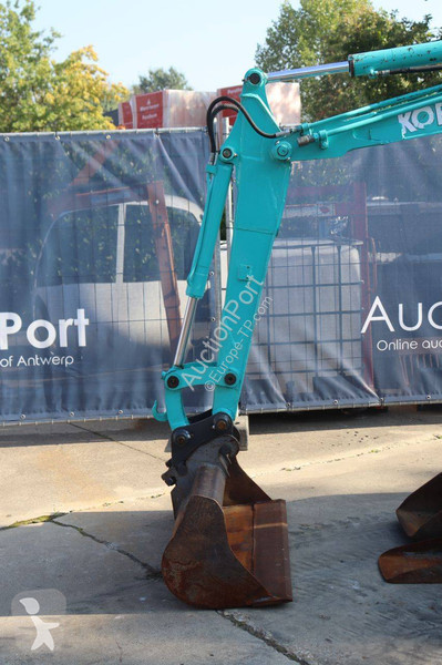 جرافة Kobelco SK25SR