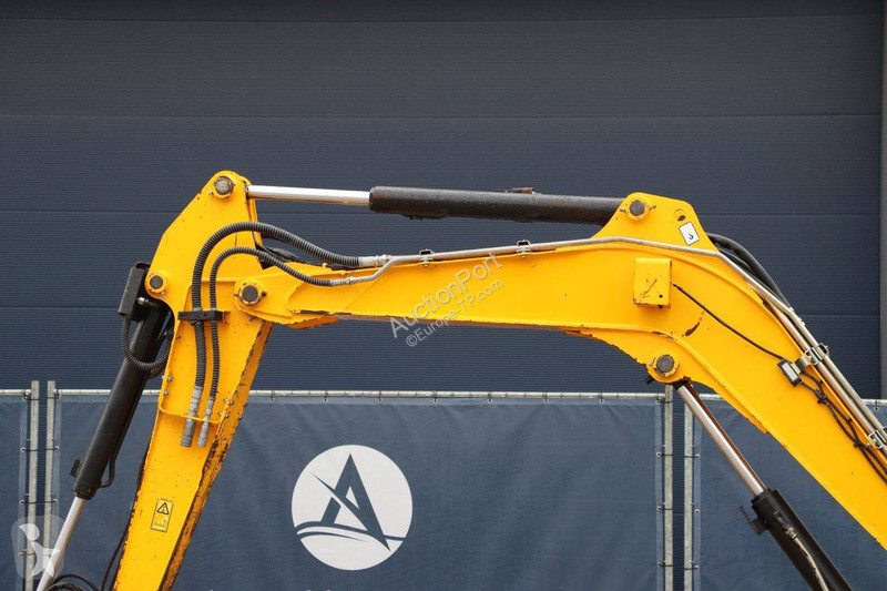 Pelle JCB Z1