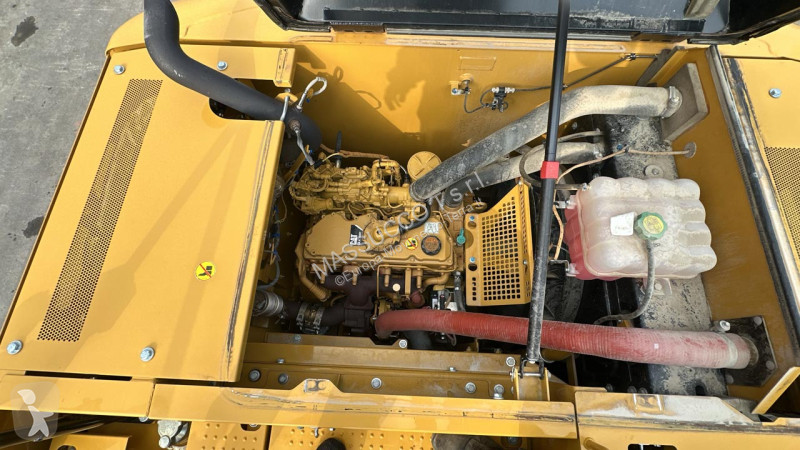Багер Caterpillar 318FL