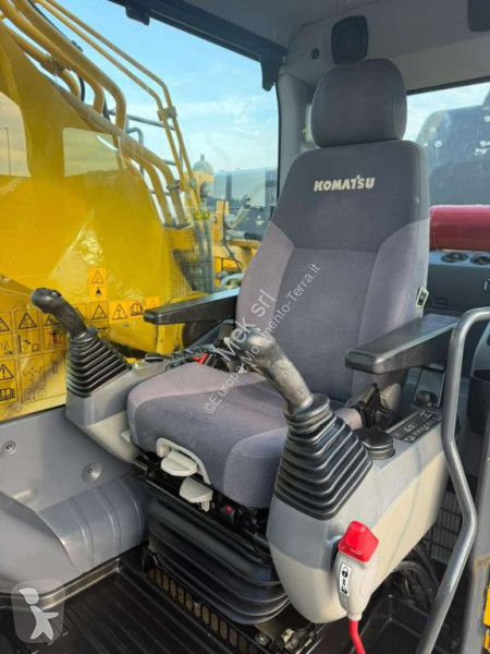 Excavator Komatsu PC490LC-11E0