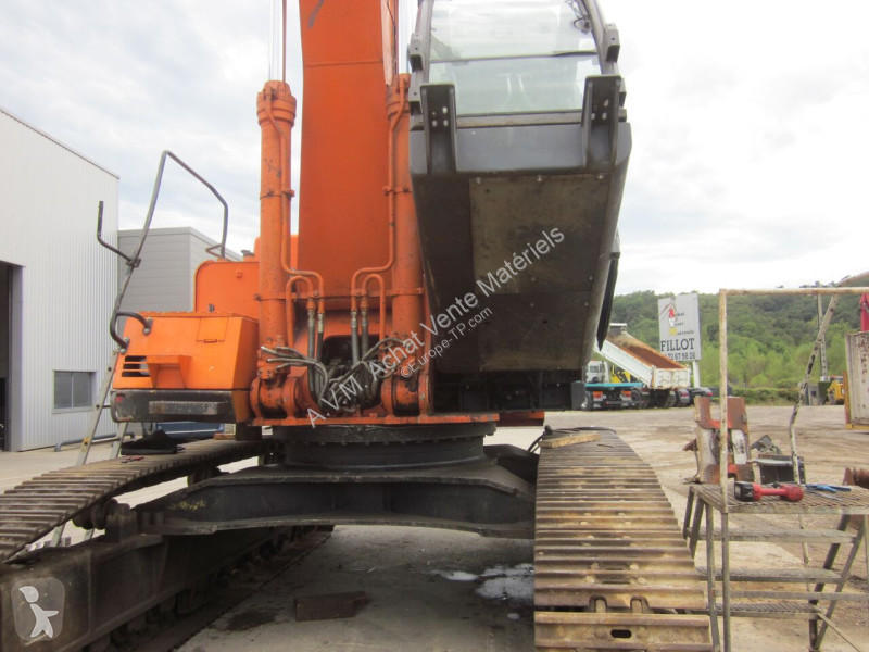 Багер Hitachi