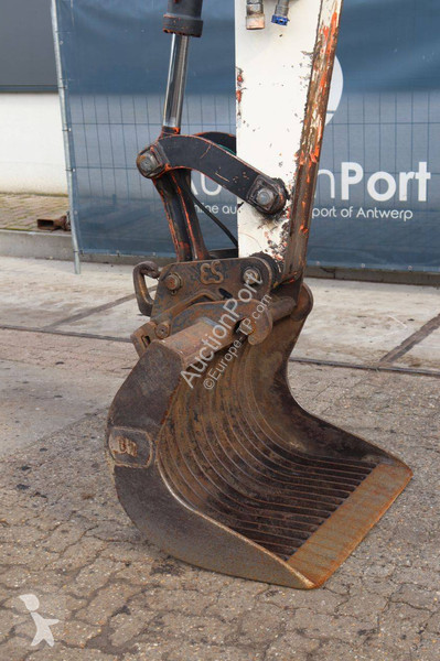 جرافة Schaeff TW85
