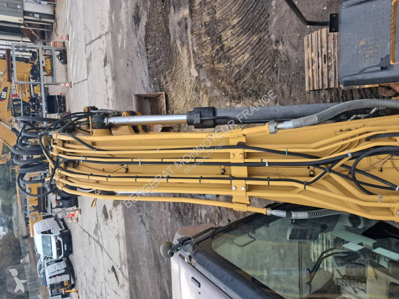 Excavator Caterpillar