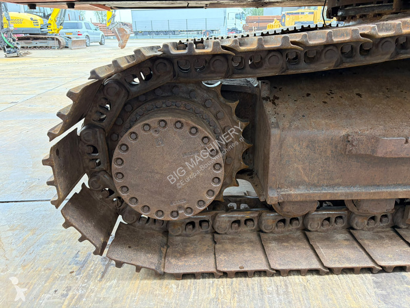جرافة Hitachi LC-6
