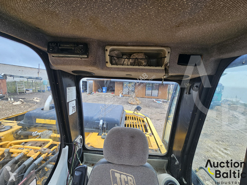 Багер JCB