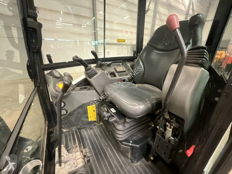 Багер Bobcat 35z