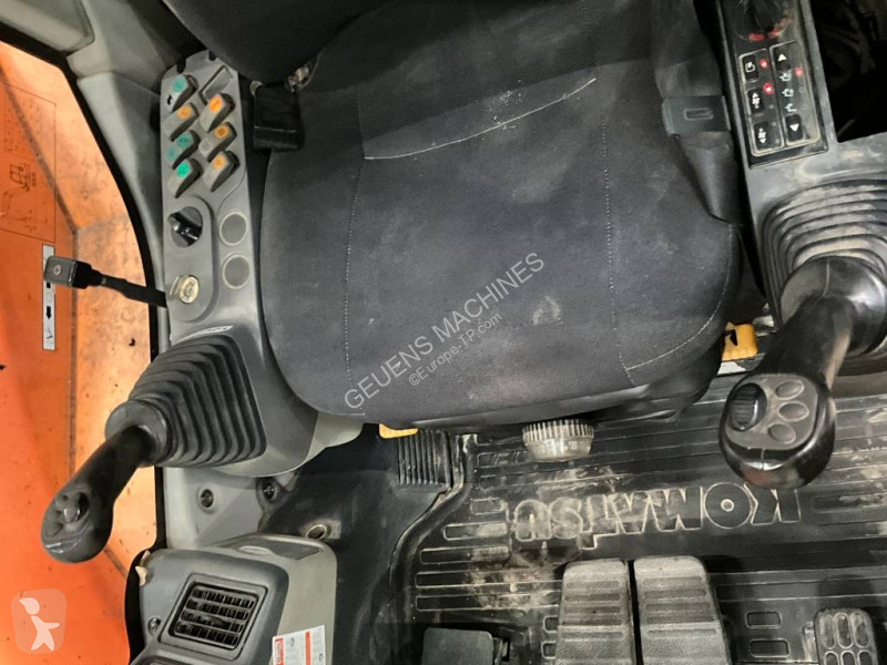 Escavadora Komatsu MR3